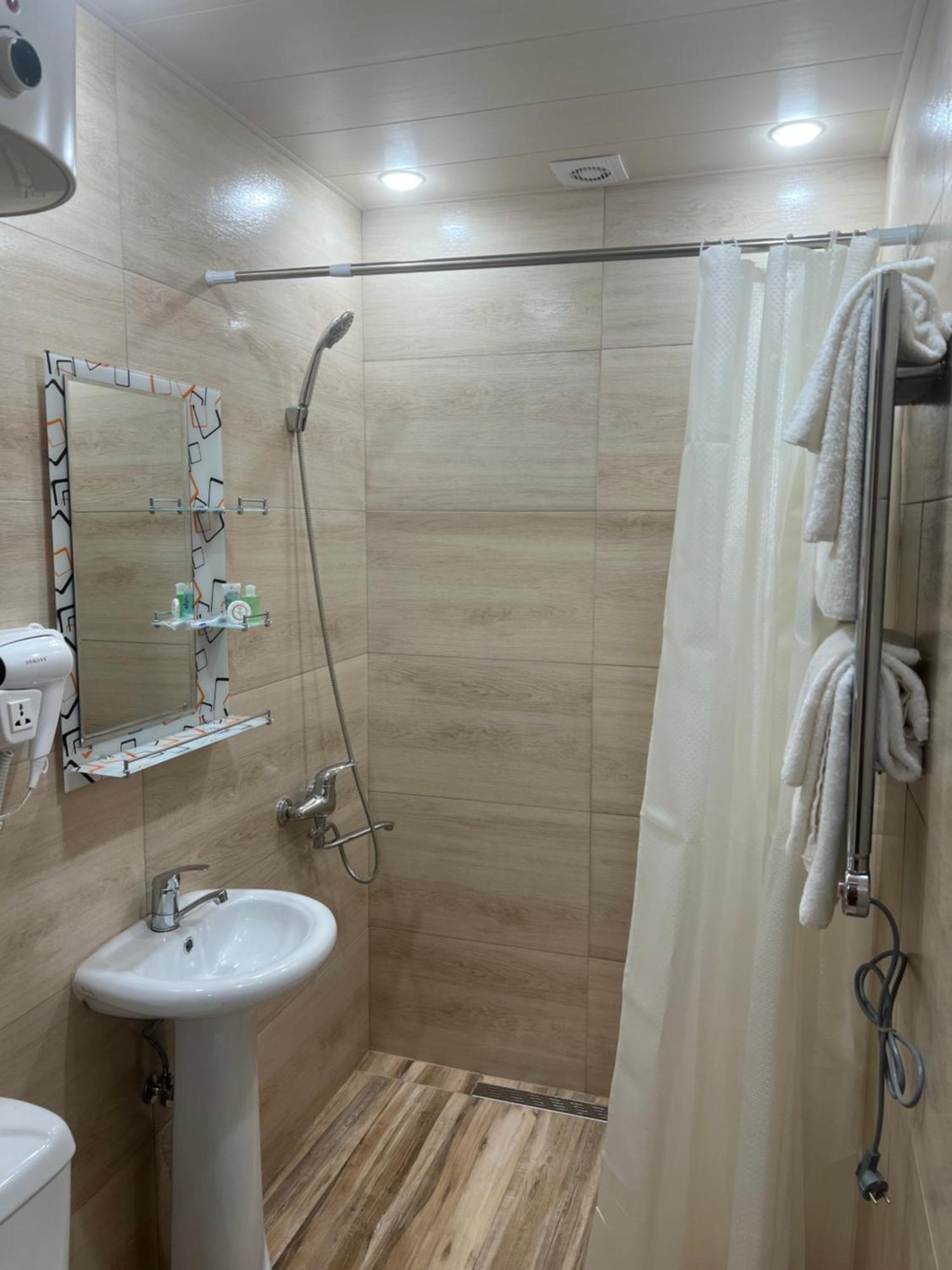 Maru House Hotel Dilidzjan Buitenkant foto
