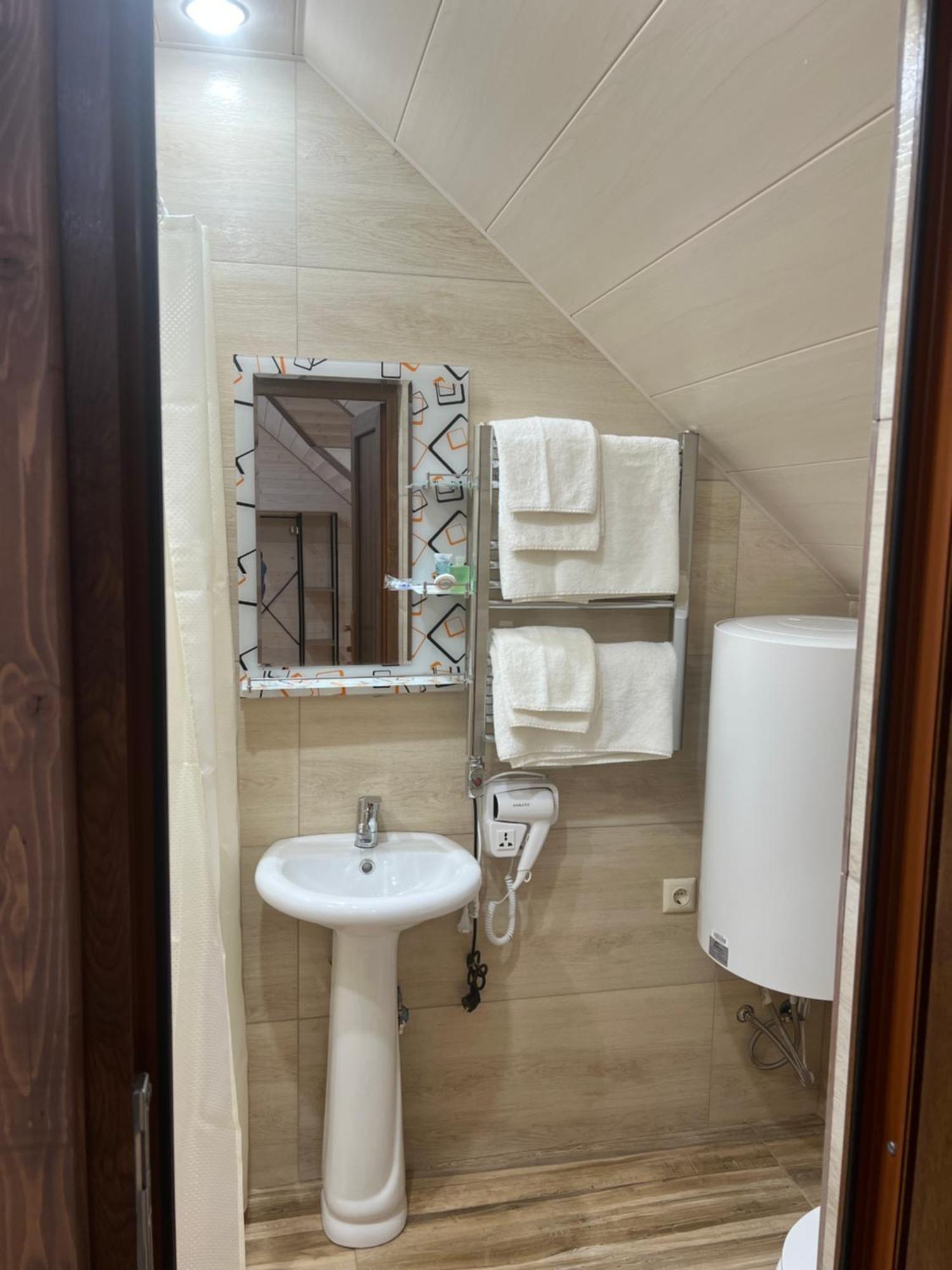 Maru House Hotel Dilidzjan Buitenkant foto